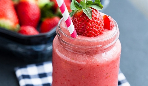 Resep Smoothies Strawberry Menggunakan Susu Milk Life yang Enak